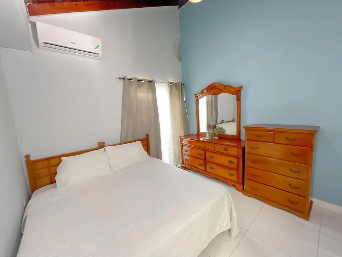 Lola'S Tropical Oasis Apartamento Montego Bay