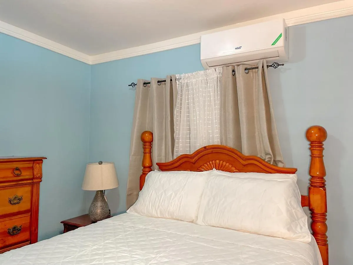 Lola'S Tropical Oasis Apartment Montego Bay