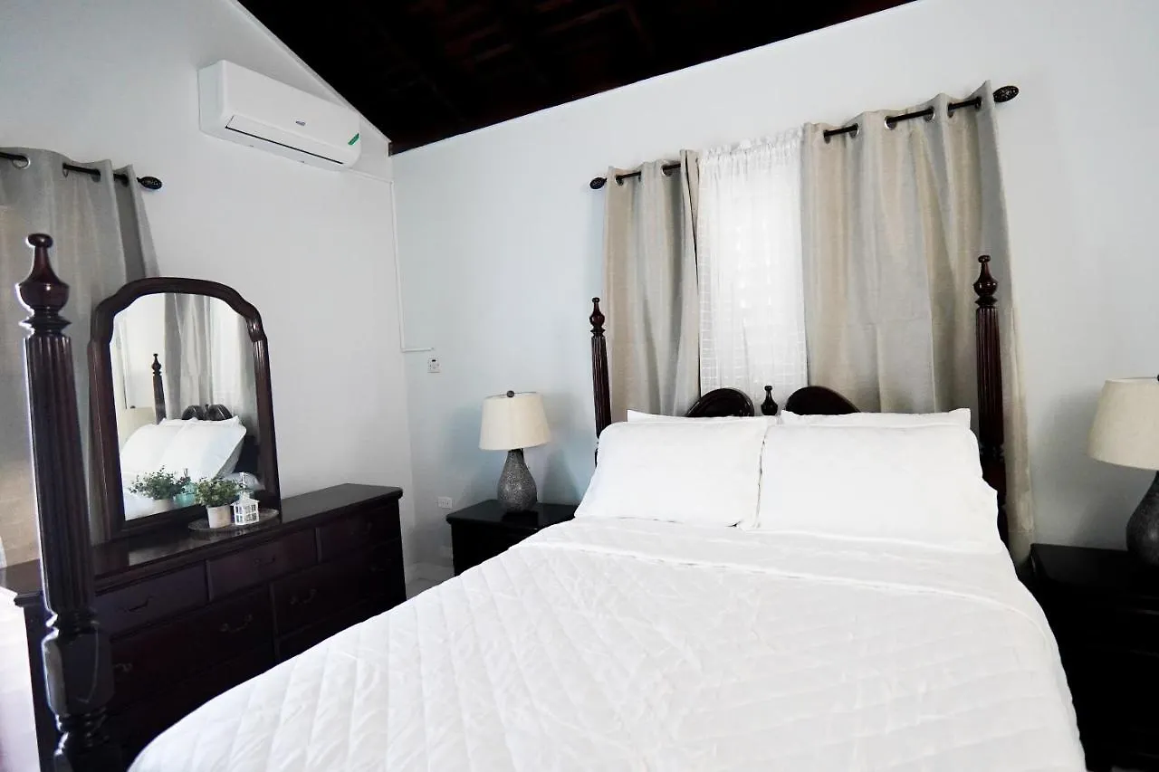 Lola'S Tropical Oasis Apartment Montego Bay