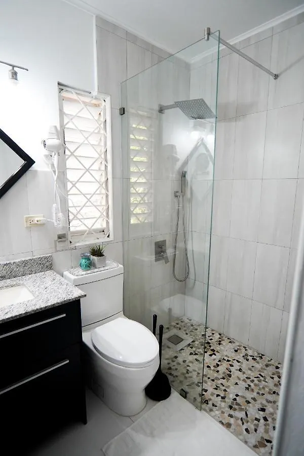 Lola'S Tropical Oasis Apartment Montego Bay